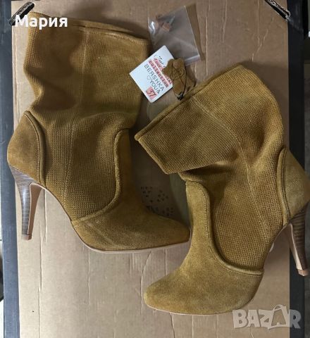 Велурени боти Bershka, снимка 2 - Дамски боти - 46783502