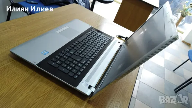 Laptop 17.3" Samsung RV720 i3-2310M 6GB 500GB, снимка 9 - Лаптопи за дома - 50362747