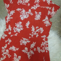 УНИКАЛНО КРАСИВА червена рокля на бели цветя, снимка 9 - Рокли - 45018137