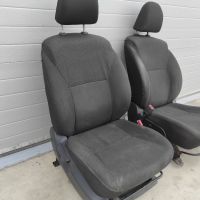 Предни седалки за Toyota Auris 2006-2012 , снимка 2 - Части - 45712277