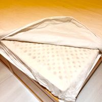 Легло с подматрачна рамка и пенолатексов матрак (200/120), снимка 2 - Спални и легла - 45629451