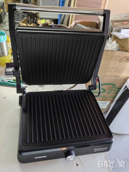 Taurus Bistro Essential, 2 в 1, Грил-плоча - с козметичен ДЕФЕКТ, има добавени снимки, снимка 1