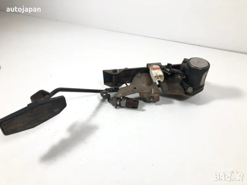 Педал газ потенциометър Mazda 323 2.0D 1999г 1983007100, снимка 1