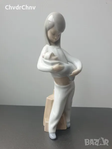 НАО ЛАДРО испанска порцеланова фигура на майка с бебе/NAO Lladro статуетка 18см, снимка 1