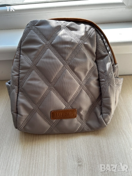 Продавам нова дамска чанта тип раница, снимка 1