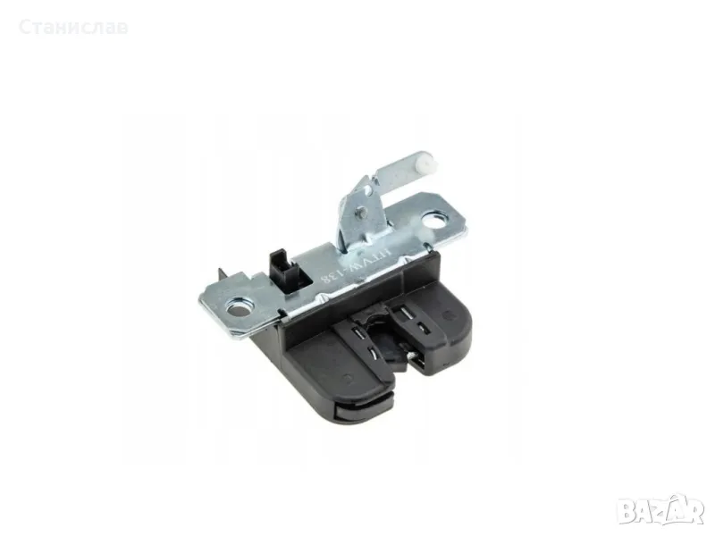 VW Polo 9N Машинка за заключване на багажник , снимка 1