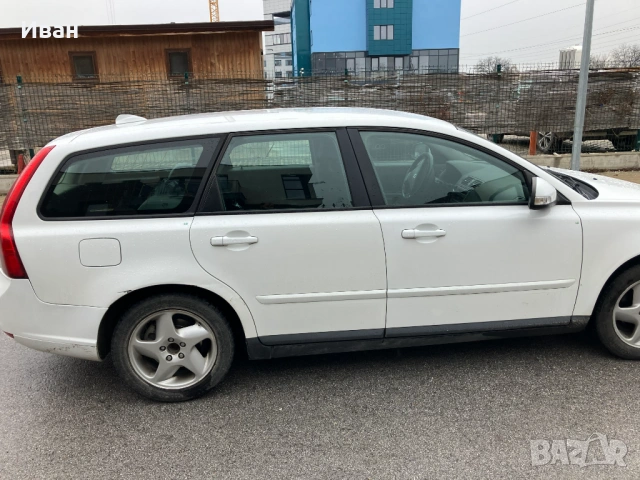 Volvo V50 1.6 D 110кс, снимка 6 - Автомобили и джипове - 54105186