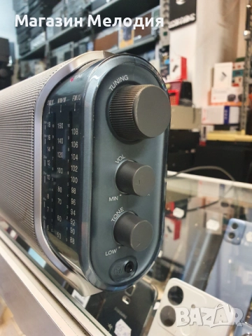 Радио SONY ICF-704S Silver В отлично техническо и визуално състояние., снимка 5 - Радиокасетофони, транзистори - 47337737