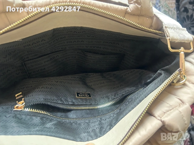 Дамска нова чанта Prada, снимка 3 - Чанти - 53882524