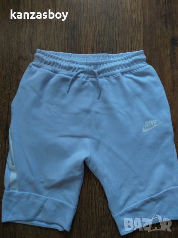 Nike Tech Fleece Shorts - страхотни юношески панталони КАТО НОВИ, снимка 9 - Детски къси панталони - 45797405