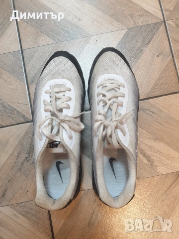 маркови маратонки NIKE 46n., снимка 2 - Маратонки - 54103735
