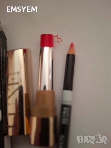 Червило и молив в комплект ,Спирала за обем Supershock Volume Light,10 мл. цвят черно, снимка 4 - Декоративна козметика - 47776459