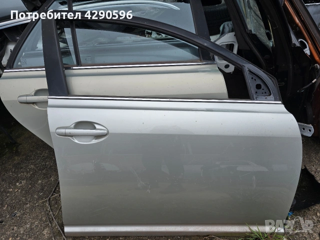 Врата предна дясна за Toyota Avensis / Авенсис 2003-2009 г. сива 