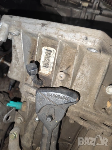 Ръчна скоростна кутия Nisan Qashqai j11- 1.2бензин-115кс-2014г, снимка 2 - Части - 53466391