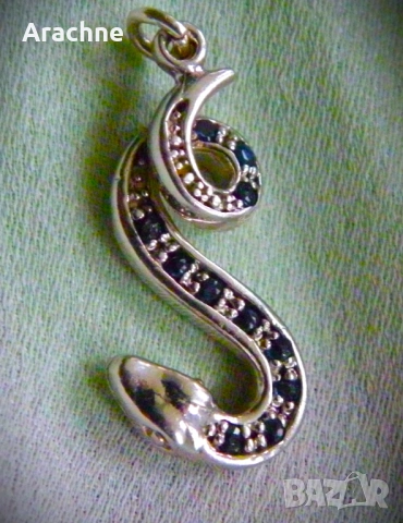 Сребърен медальон-змия, с природни сапфири