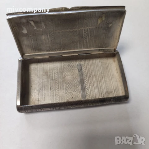 Сребърна табакера 