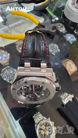 Продавам часовник Audemars Piguet Royal Oak, изключително качествен и стилен модел!, снимка 4 - Мъжки - 50927687