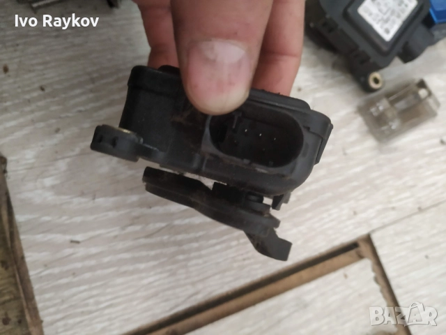 Моторче Клапи Парно Ауди A6 , A4 , 4B1820511C, снимка 3 - Части - 52422502