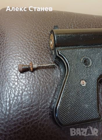 стар въздушен пистолет, снимка 6 - Антикварни и старинни предмети - 46245962