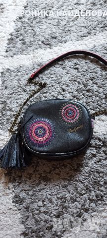 Desigual дамска чанта, снимка 1 - Чанти - 46125921