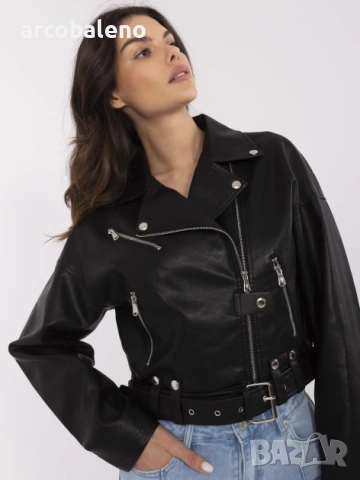 Черно дамско байкерско яке с колан 