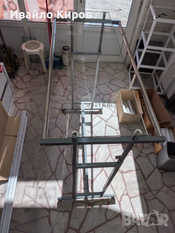 Метален щендер със стъклен плот , снимка 6 - Оборудване за магазин - 53535407