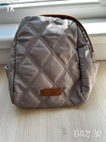 Продавам нова дамска чанта тип раница