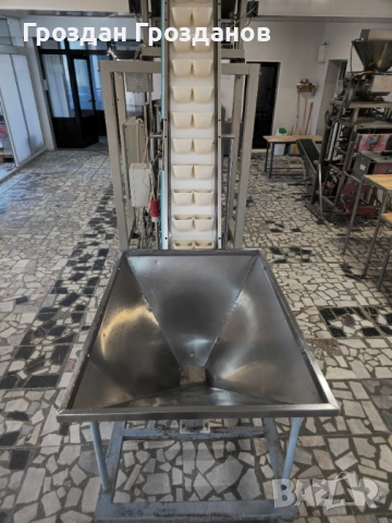 Вертикална пакетираща машина (VFFS) – реновирана, отлично състояние, снимка 13 - Индустриална техника - 52997481