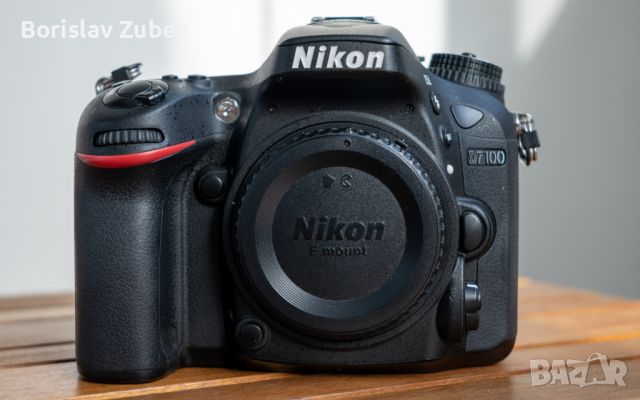 Nikon D7100 с 2 батерии и грип, снимка 1 - Фотоапарати - 46580897