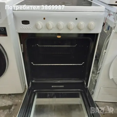 печка с керамични котлони Indesit , снимка 4 - Печки, фурни - 46889406