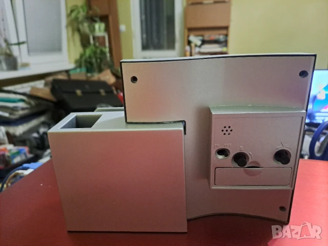 Настолен часовник с визитник и моливник, снимка 2 - Ученически пособия, канцеларски материали - 51010050