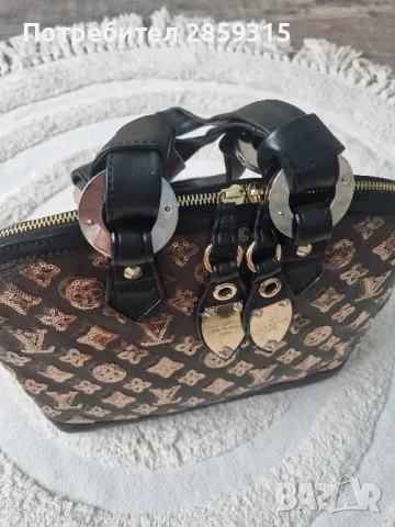 Дамска чанта Lui Vuitton, снимка 8 - Чанти - 49120041