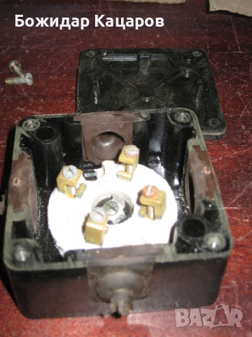 Бакелитова разклонителна кутия, за открит монтаж, влагозащитена.Цена -10 Евро, общо. Пращам по Еконт, снимка 3 - Други инструменти - 51243382