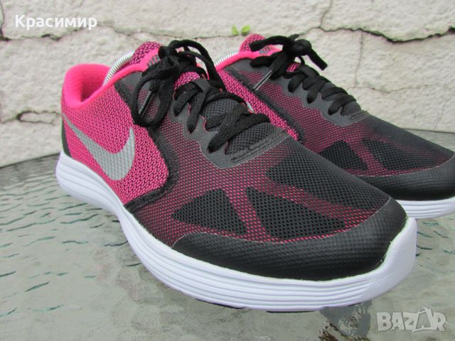 Дамски маратонки Nike Revolution 3 GS 'Hyper Pink', снимка 7 - Маратонки - 46398787