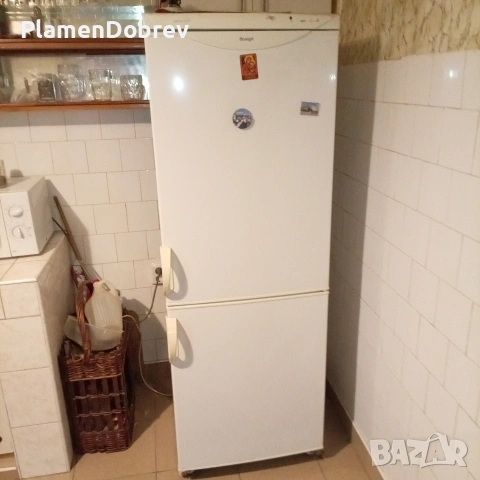 Хладилник с фризер Snaige, снимка 3 - Хладилници - 53627254