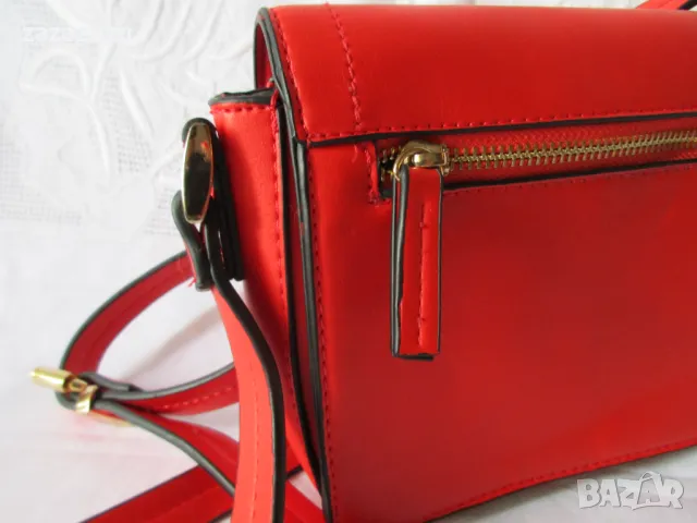 Малка дамска чанта през рамоцвят червен, снимка 3 - Чанти - 50015378