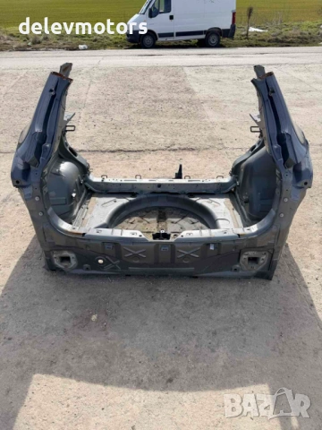 Задна престилка с панели, задница Nissan Qashqai 1.2T 115ph, automatic, 2015, 80 000 km