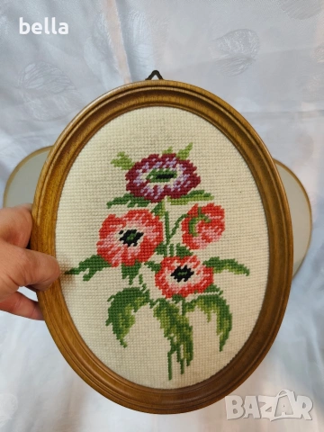 Три уникално красиви и кокетни гоблена с цветя в овална форма., снимка 6 - Гоблени - 54238627