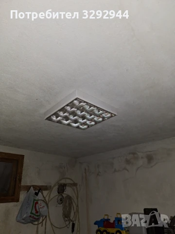 Осветително тяло с 4 дълги луминисцентни лампи, снимка 2 - Лампи за таван - 50899399