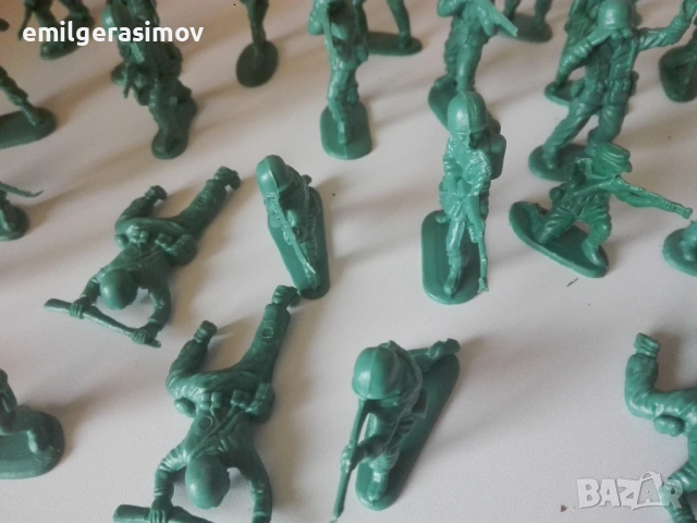 Пластмасови войници - 3 лота., снимка 5 - Фигурки - 54016959