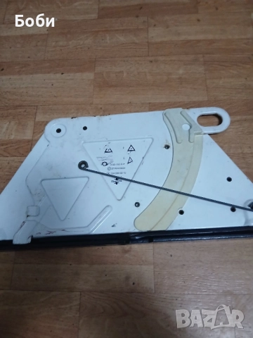 Мерцедесов триъгълник сгъваем w202,w203 седан оем, снимка 18 - Аксесоари и консумативи - 52438143