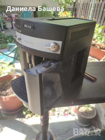 Кафе автомат De Longhi Magnifica, снимка 5 - Кафемашини - 50760147