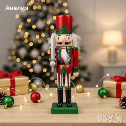 Коледна дървена фигурка Лешникотрошач