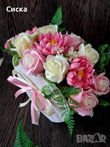 Елегантни велурени кутии аранжирани със сапунени цветя от пластичен сапун последни налични по 1 брой, снимка 6 - Подаръци за жени - 50712258