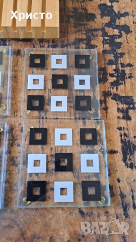 подложки за чаши стъклени на черни и бели квадрати Хенкелс Henkels с дървена поставка, снимка 10 - Други - 52381808