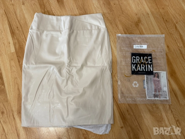 Нова кожена пола в цвят много светло бежово