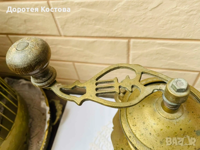 Красива голяма месингова мелничка от Англия, снимка 6 - Антикварни и старинни предмети - 53398694