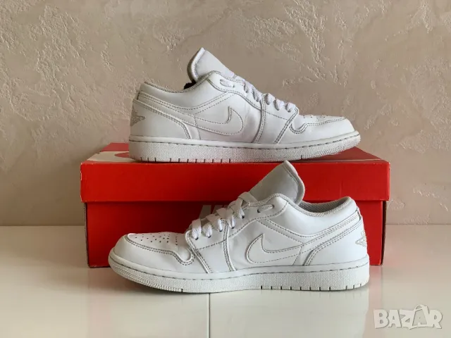 Оригинални обувки Air Jordan 1 Low White | 40 номер, снимка 2 - Дамски ежедневни обувки - 47090161