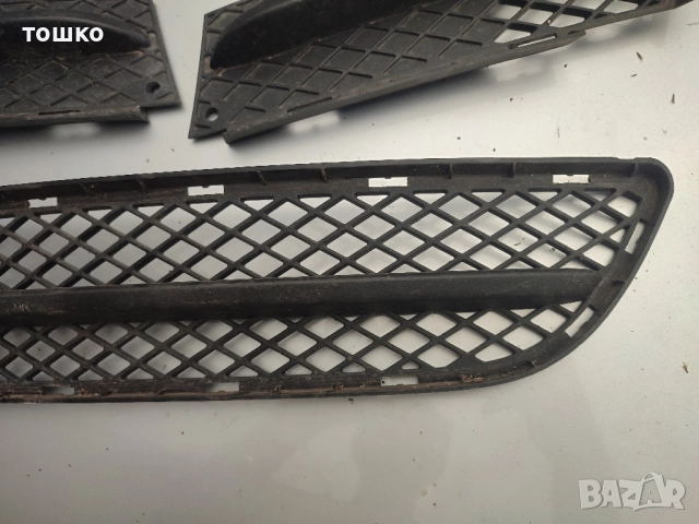 решетки в предна броня и халоген от БМВ Е90/91, снимка 3 - Части - 51586911
