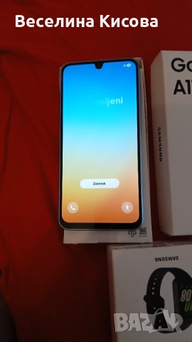 Продавам телефон.